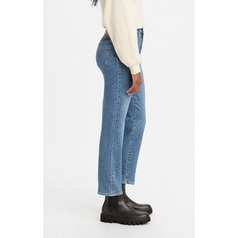LEVI’S Wedgie Straight Fit Jeans in Summer Love In The Mist - Picture 2 of 14